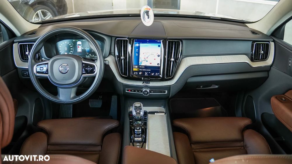 Volvo XC 60 T8 Twin Engine AWD Inscription - 28