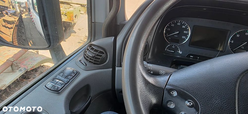 Mercedes-Benz 6X6 Żuraw - 4