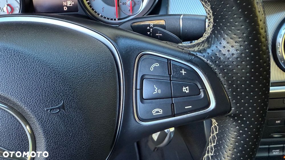 Mercedes-Benz GLA - 19