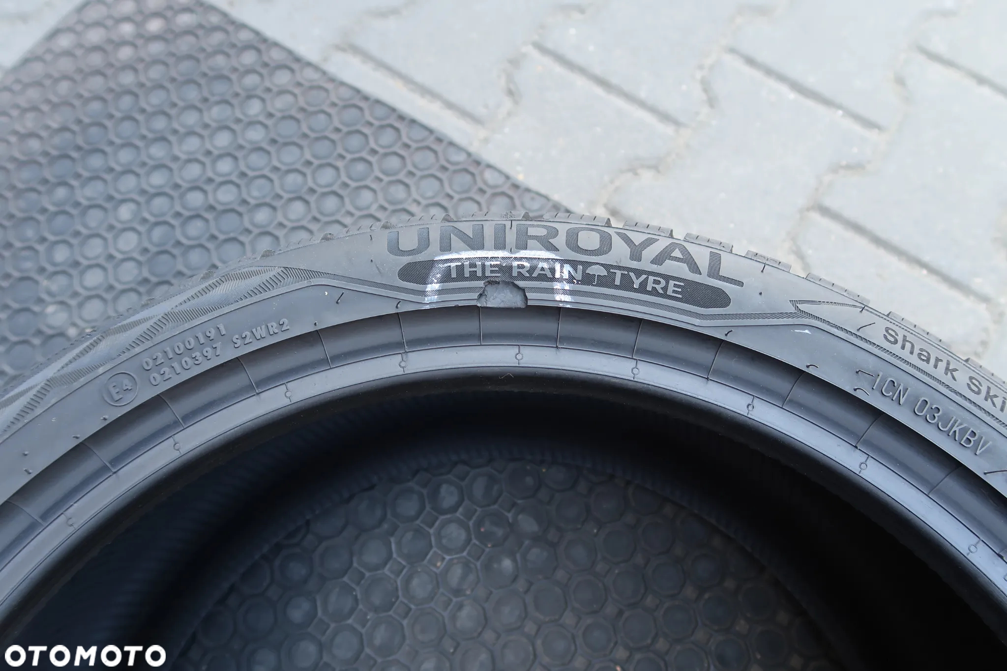 225/40r18 Uniroyal winter expert 225/40/18 - 9