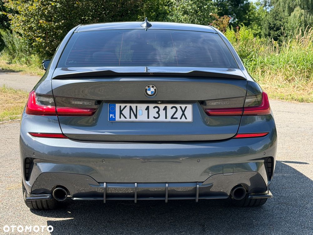 BMW Seria 3 330i xDrive M Sport - 10