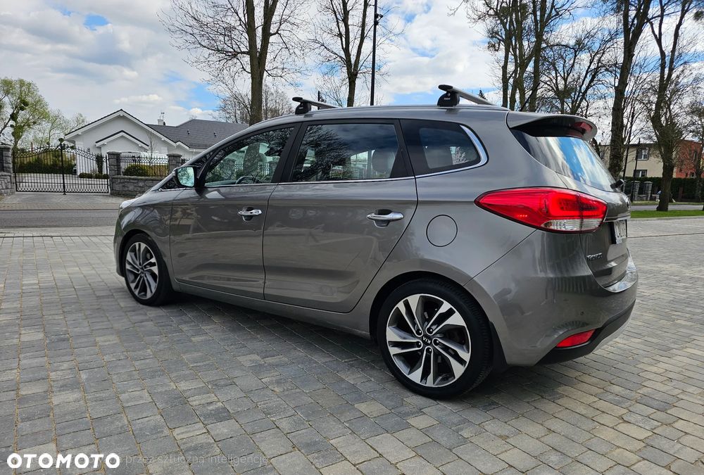 Kia Carens - 13