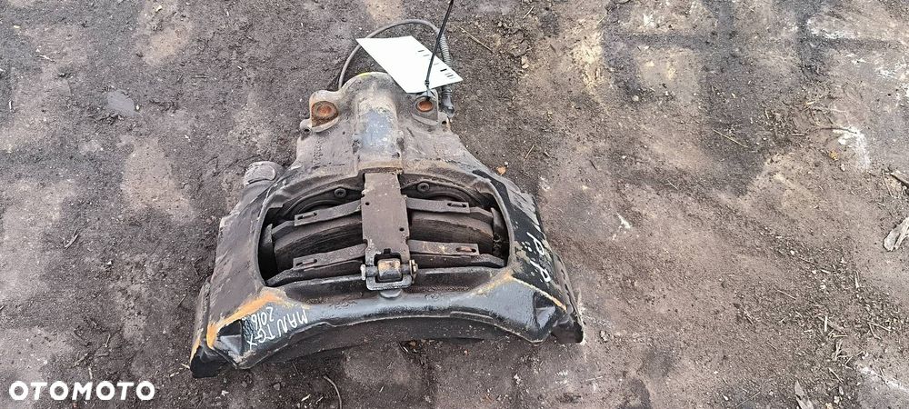 ZACISK HAMULCOWY PRZÓD PRAWY MAN TGX 18.440 - 2