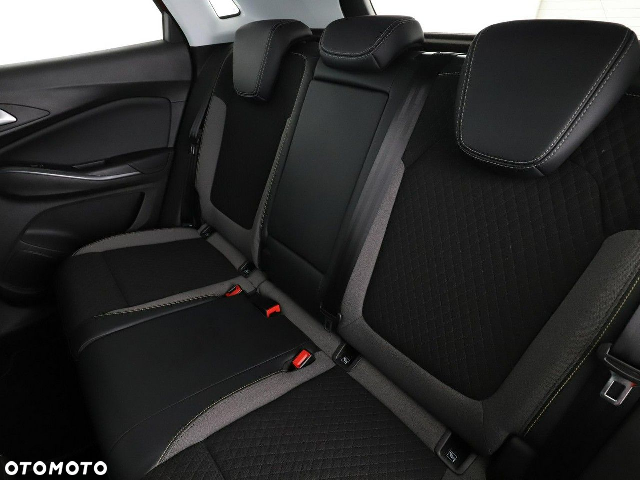 Opel Grandland X 1.2 T GPF Design Line S&S - 17