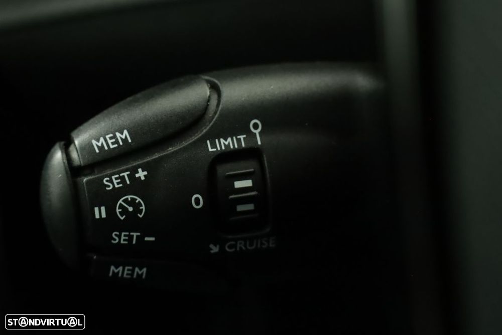 Peugeot 2008 1.2 PureTech GT - 18