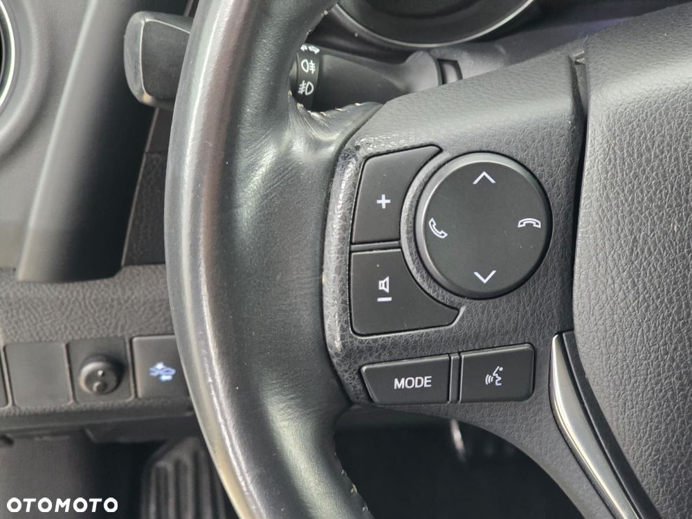 Toyota Auris Hybrid 135 Selection - 13