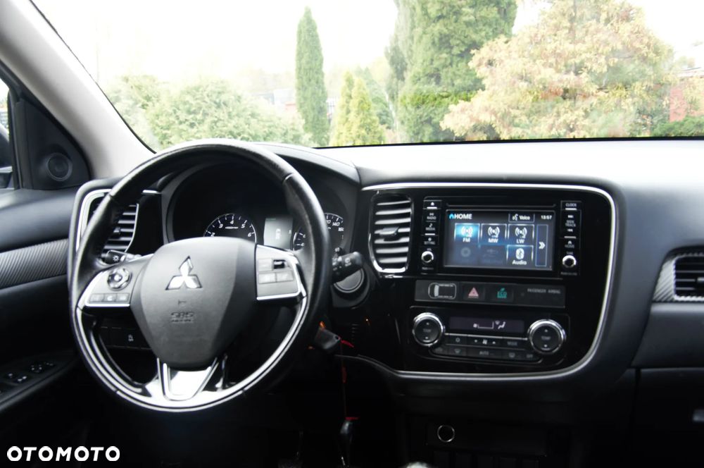 Mitsubishi Outlander 2.0 2WD Diamant - 29