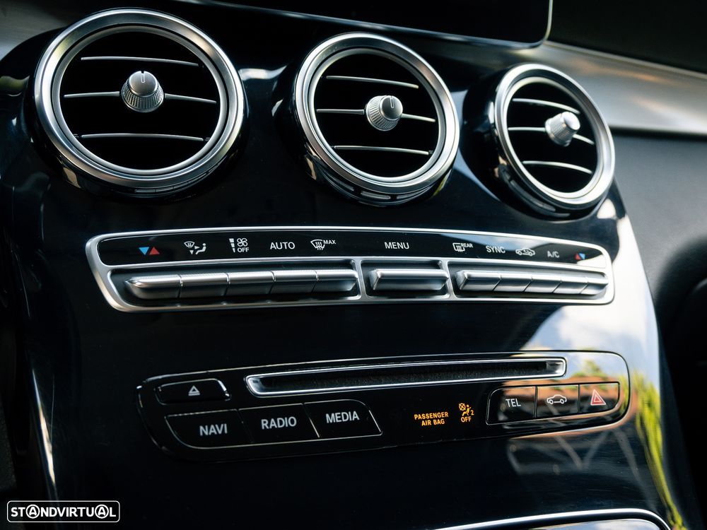 Mercedes-Benz GLC 250 d 4Matic 9G-TRONIC AMG Line - 38