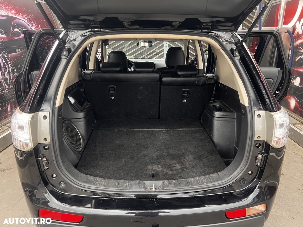 Mitsubishi Outlander 2.0 4WD - 9