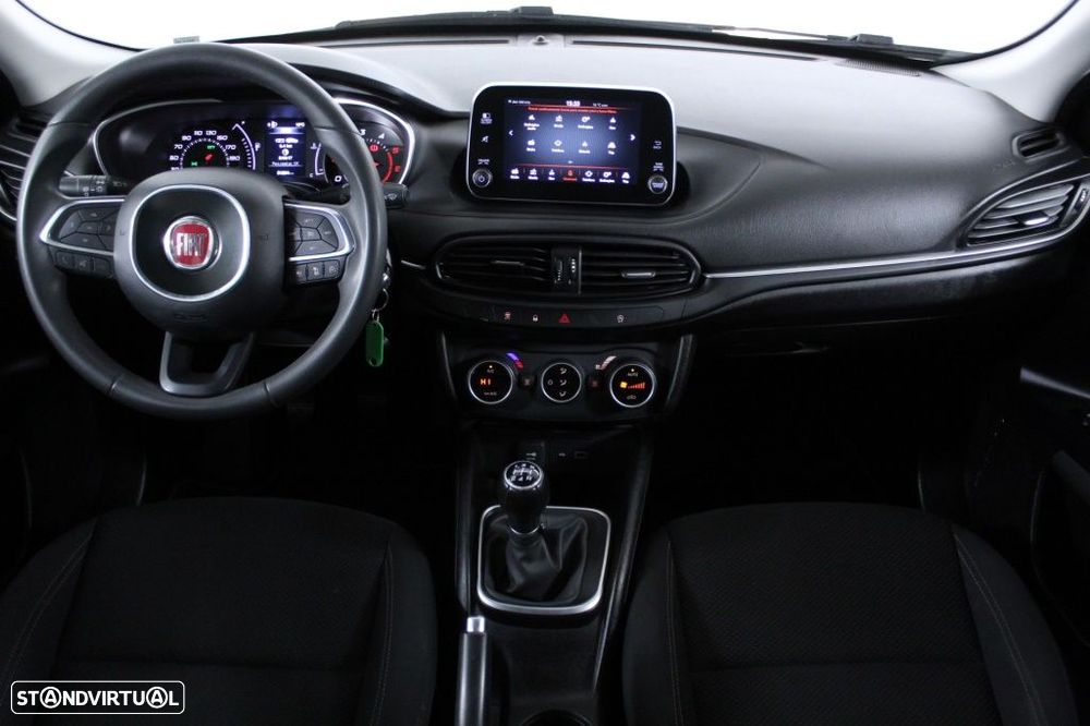 Fiat Tipo Station Wagon 1.3 M-Jet Lounge Tech - 18