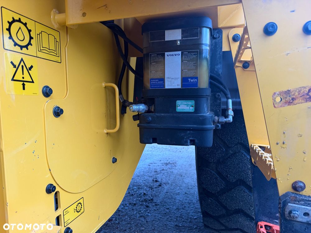 Volvo L90H - 11