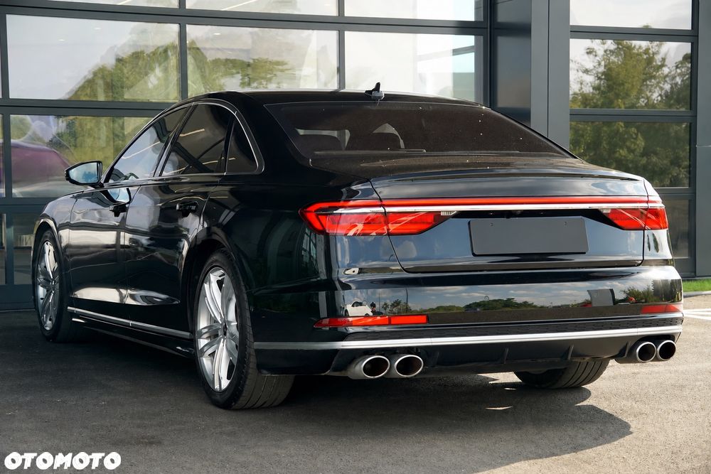 Audi S8 - 7
