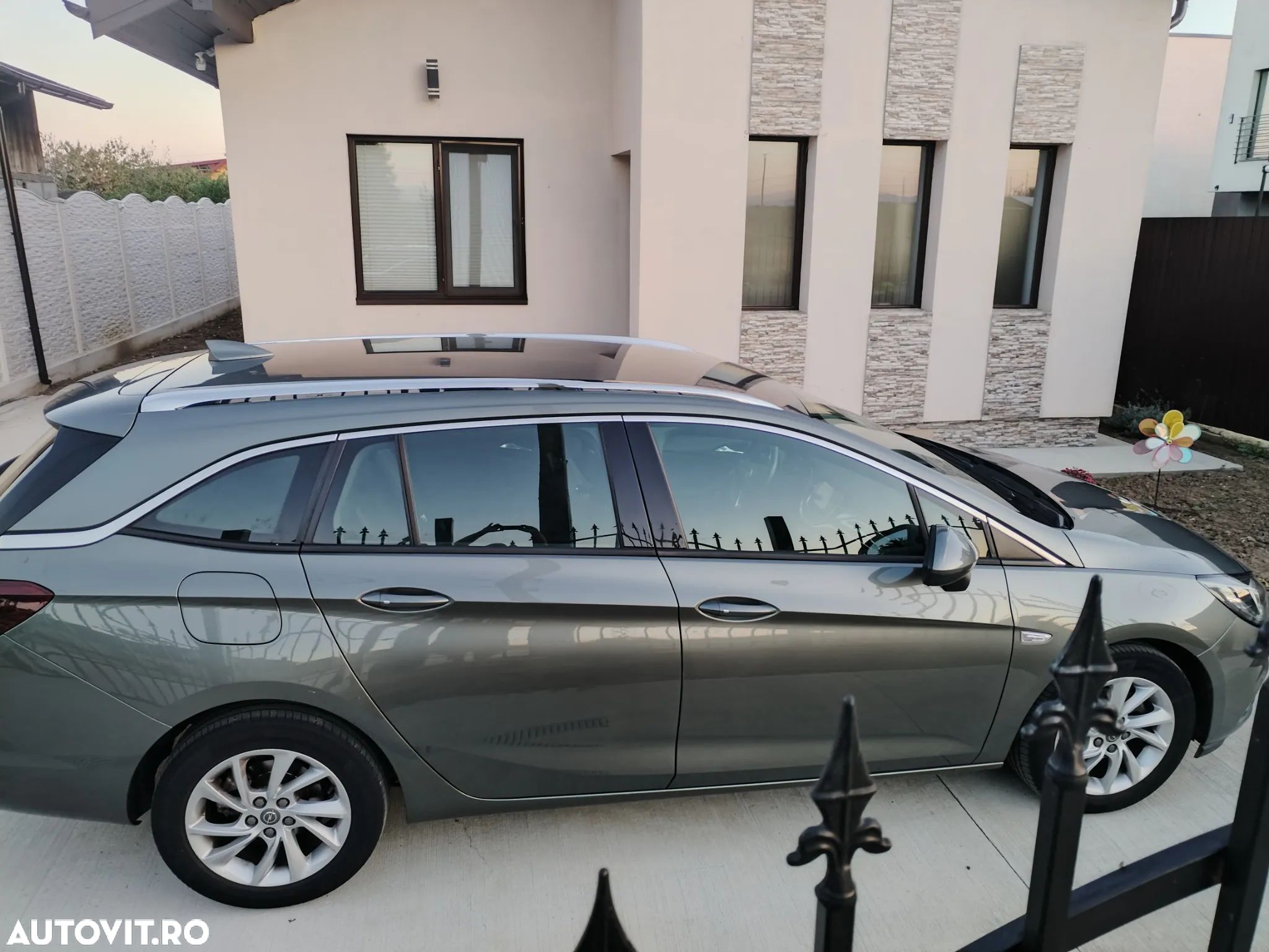 Opel Astra 1.6 D (CDTI) Sports Tourer Innovation - 1