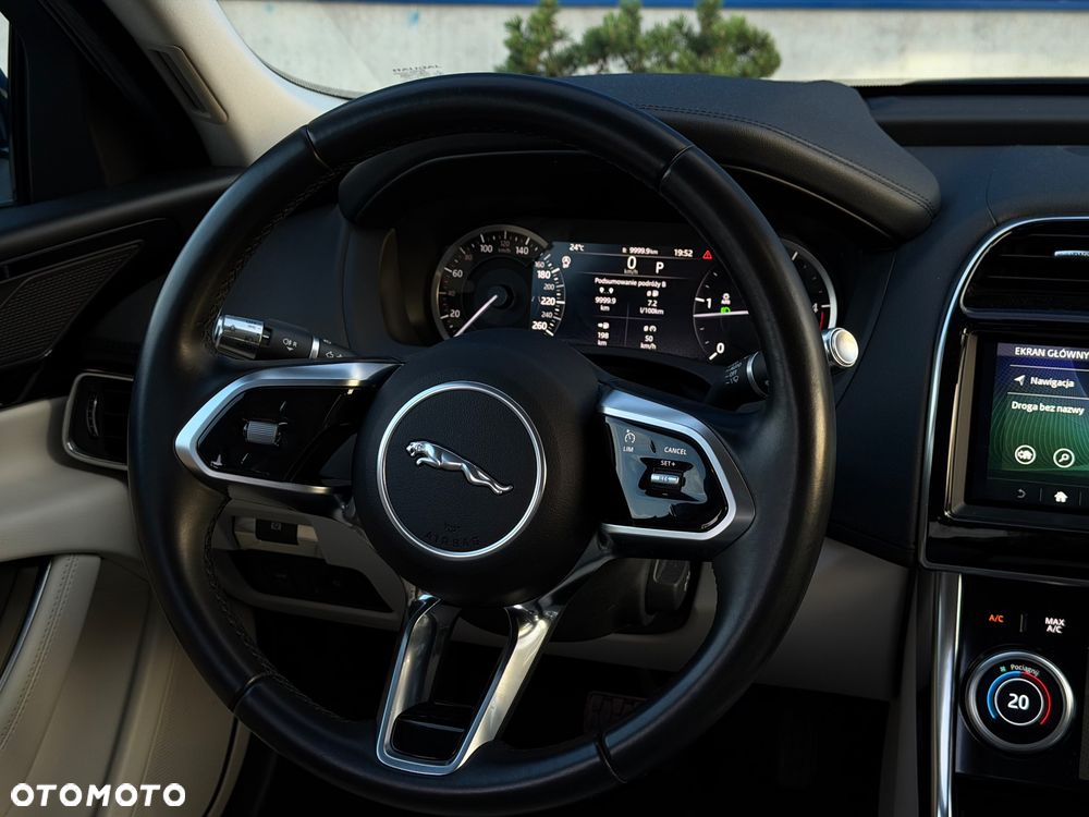 Jaguar XE D180 S - 18