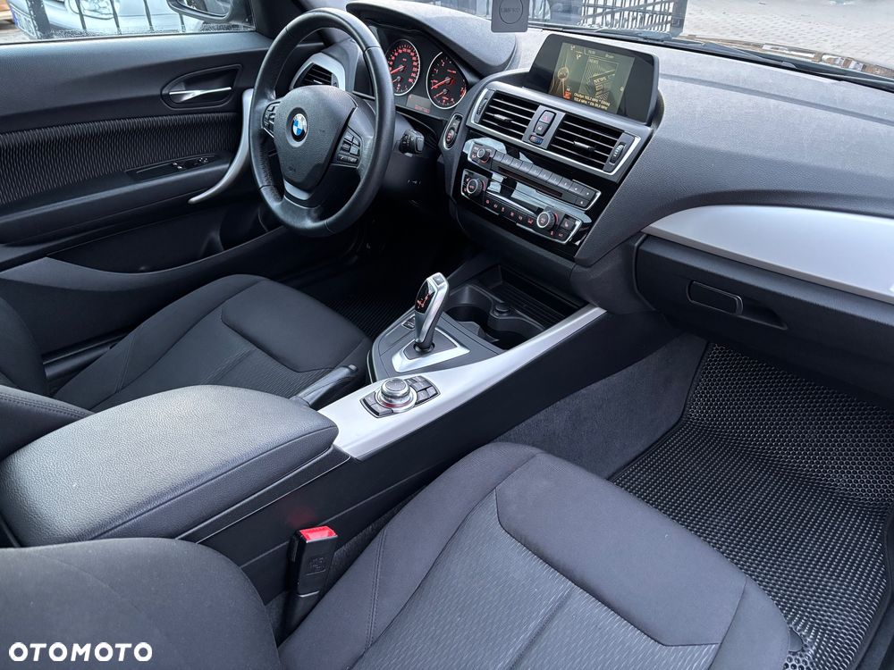 BMW Seria 1 120i - 8