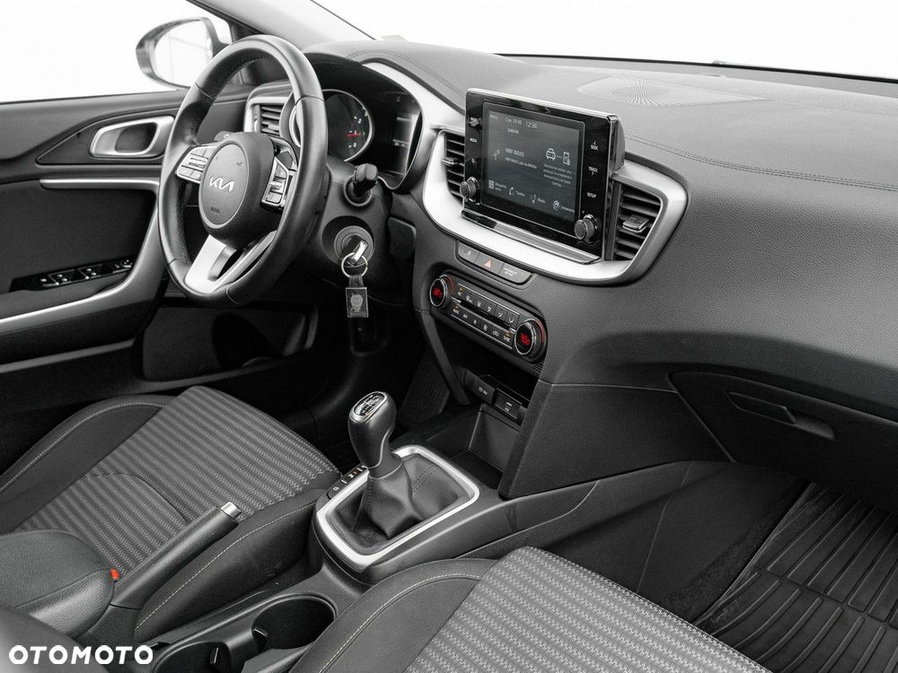 Kia Ceed 1.5 T-GDI M - 33
