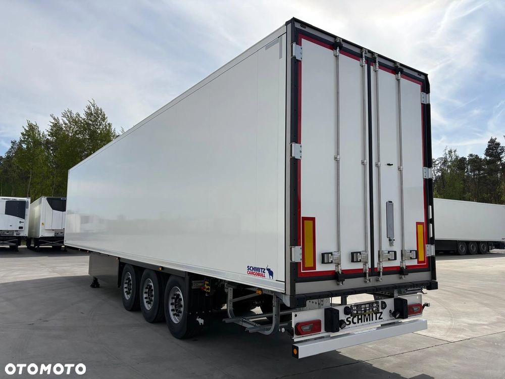 Schmitz Cargobull odbiór w Polsce, Fabrycznie nowa chłodnia Schmitz hakowa hakówka 2026 r. klapy wentylacyjne - 9