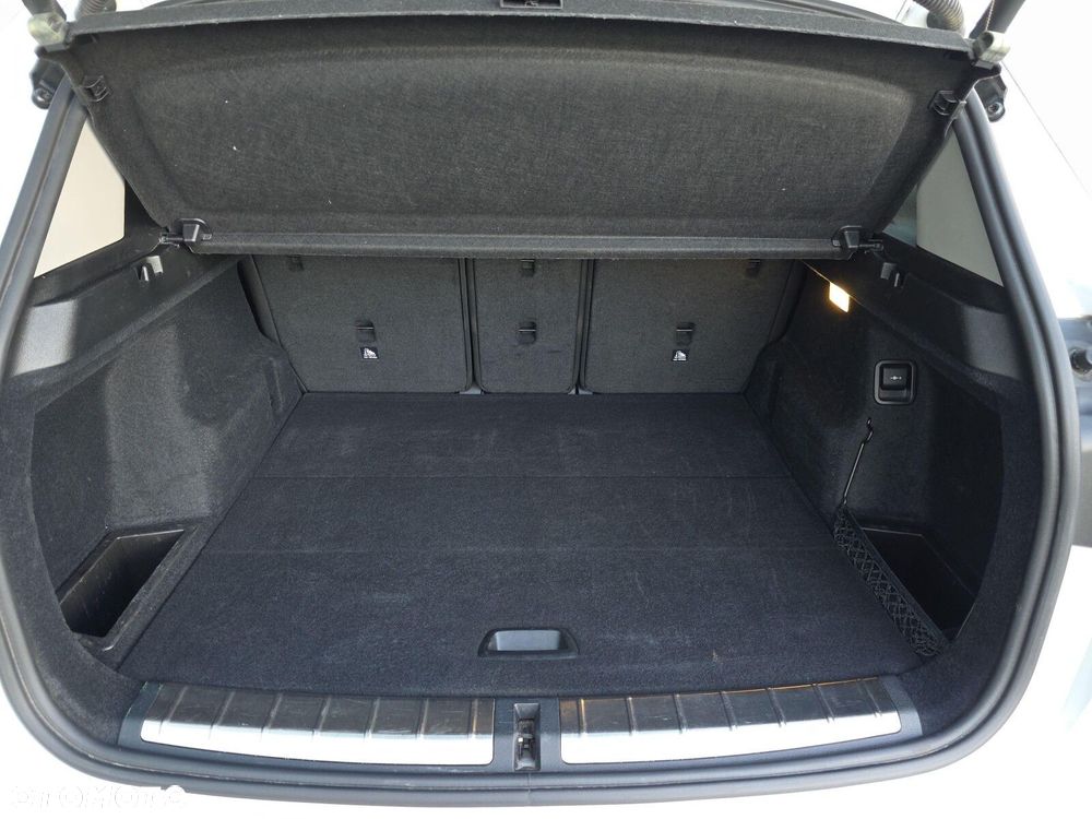 BMW X1 sDrive18i Sport Line - 29