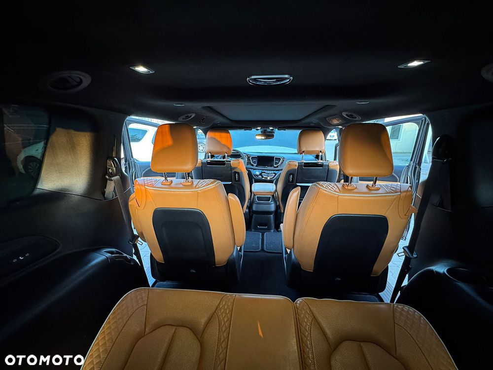 Chrysler Pacifica - 18