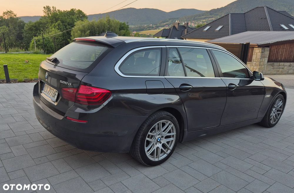BMW Seria 5 520d xDrive - 6
