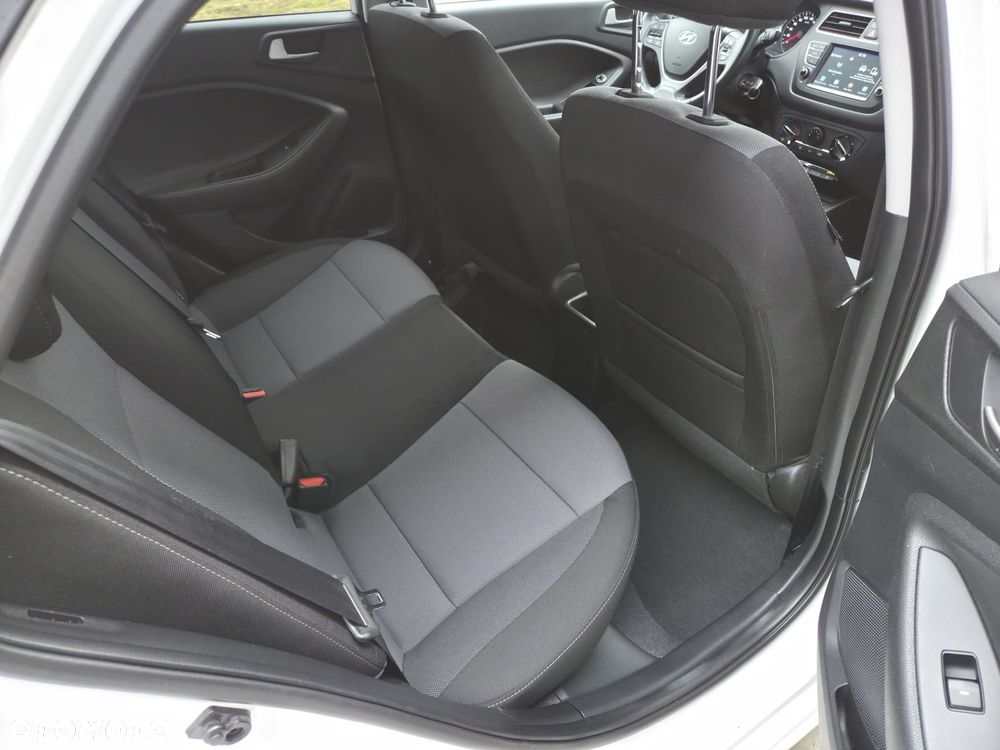 Hyundai i20 blue 1.2 YES!+ - 17