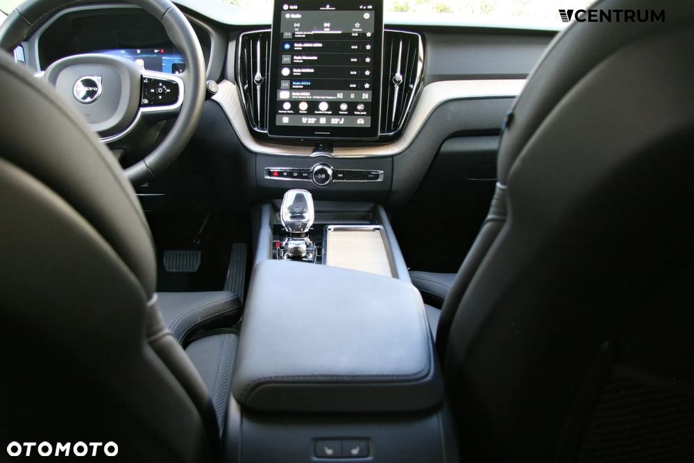 Volvo XC 60 B5 B AWD Plus Dark - 13