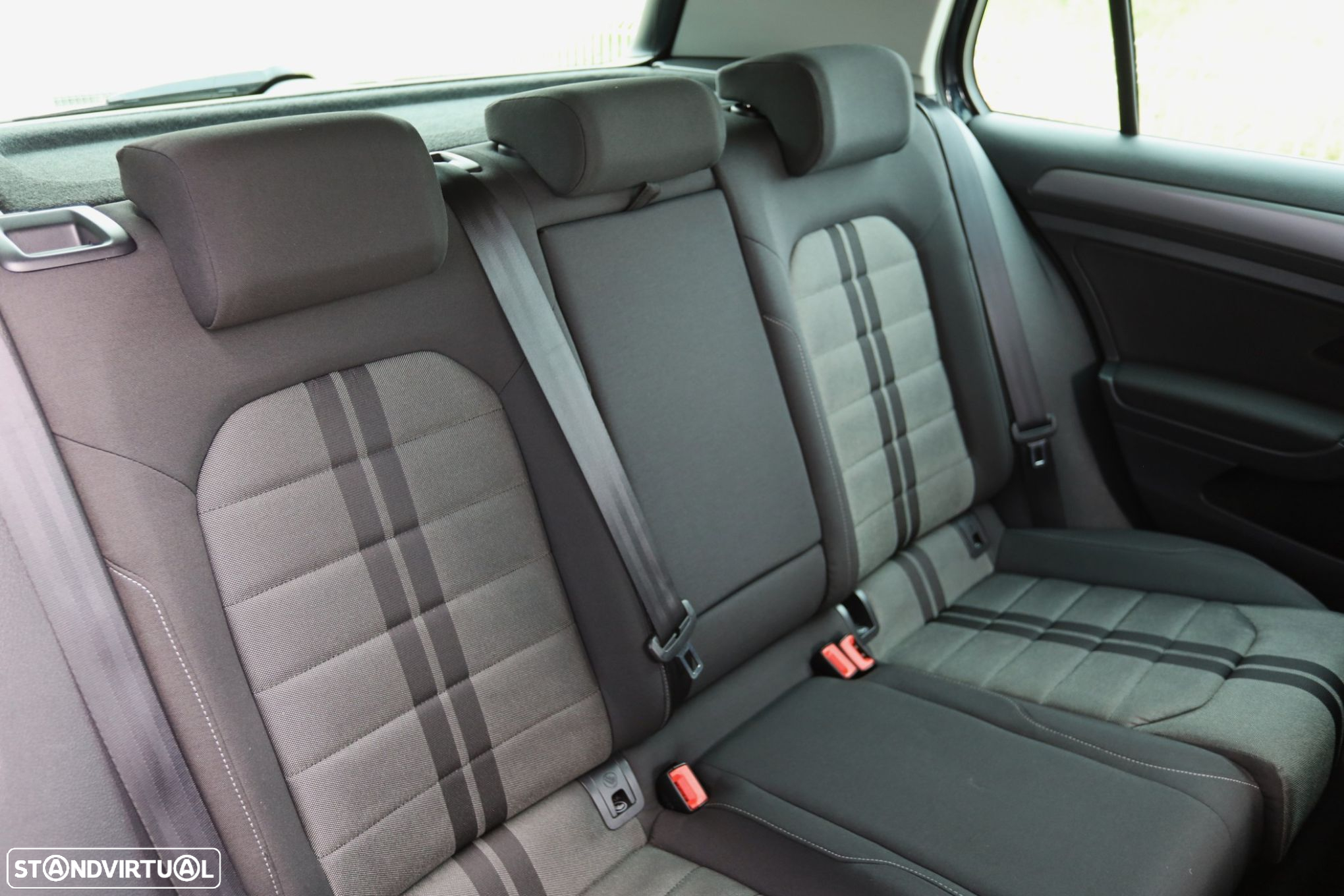VW Golf 1.6 TDi Highline - 21