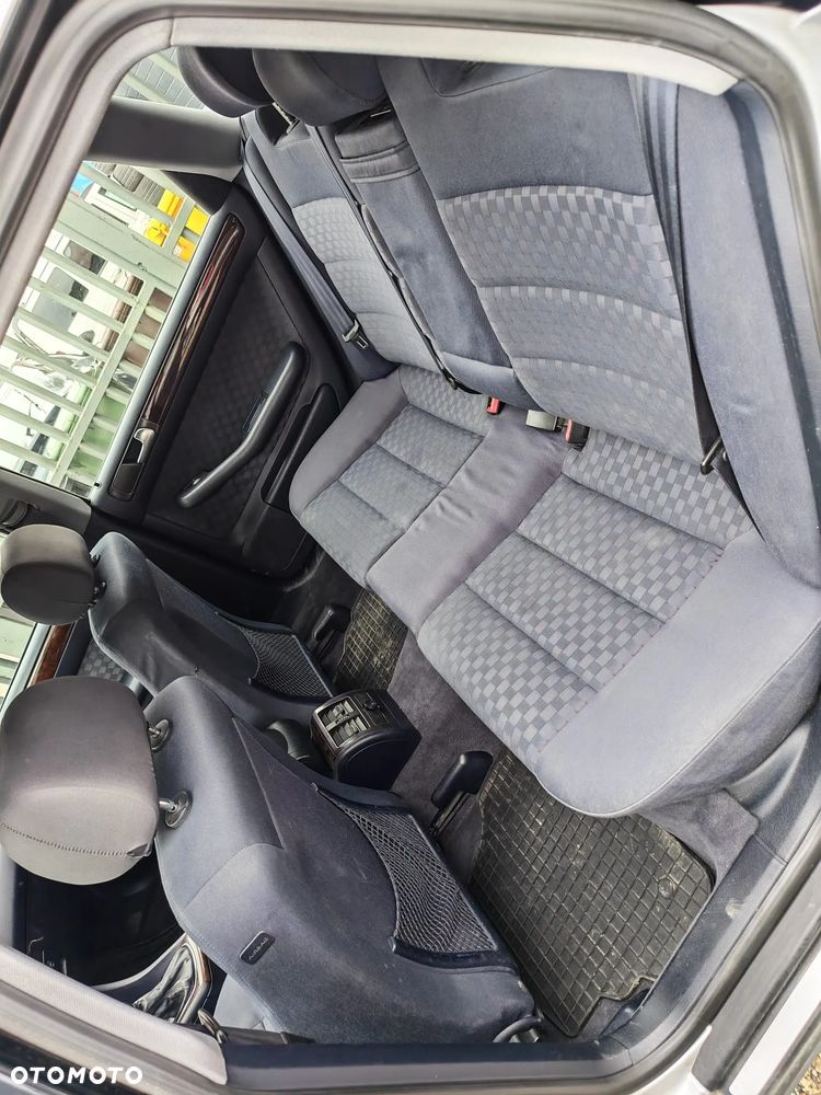 Audi A6 Avant 2.5 TDI quattro - 7