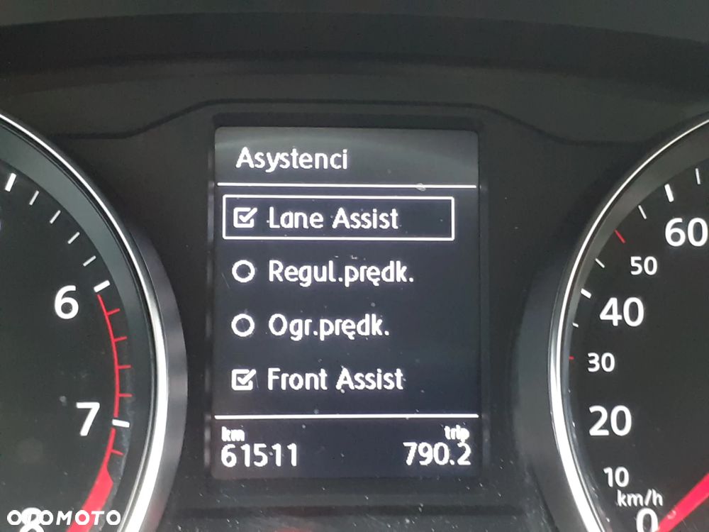 Volkswagen Passat - 12