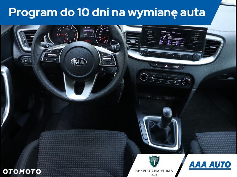 Kia Ceed - 8