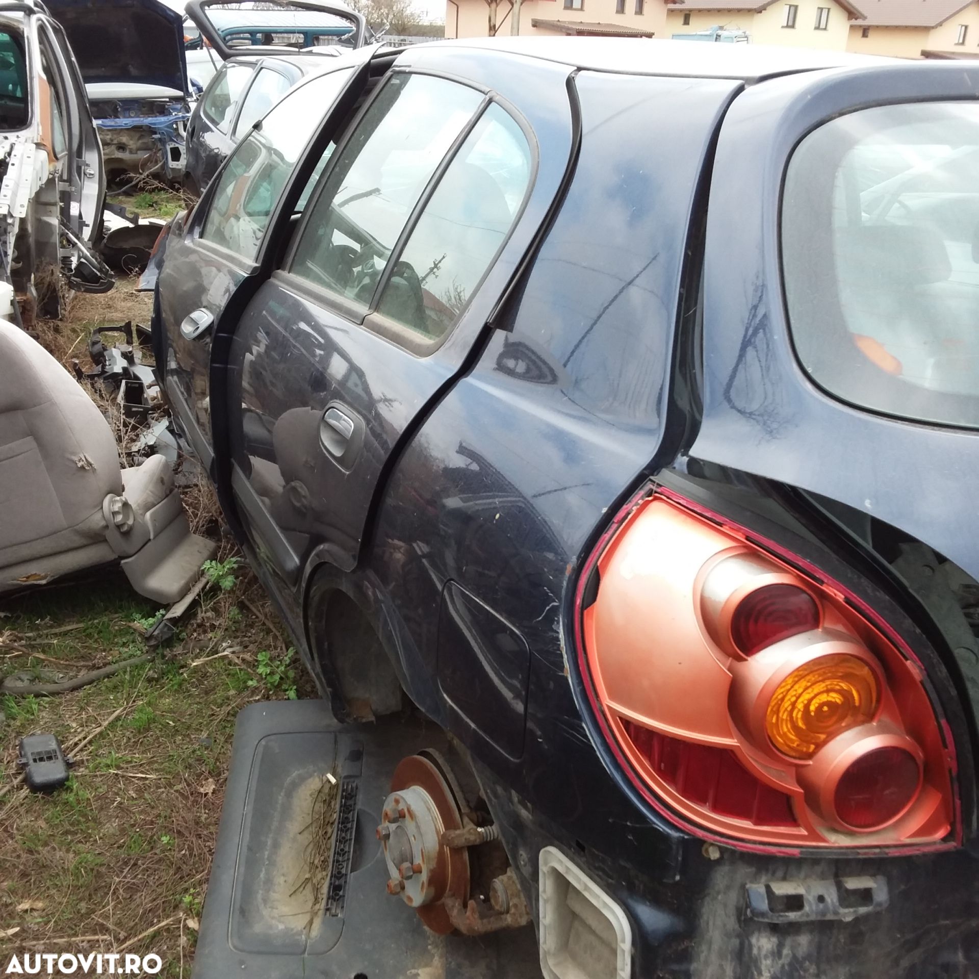 Dezmembrari  Nissan ALMERA Mk 2 (N16)  2000  > 2006 1.5 Benzina - 1