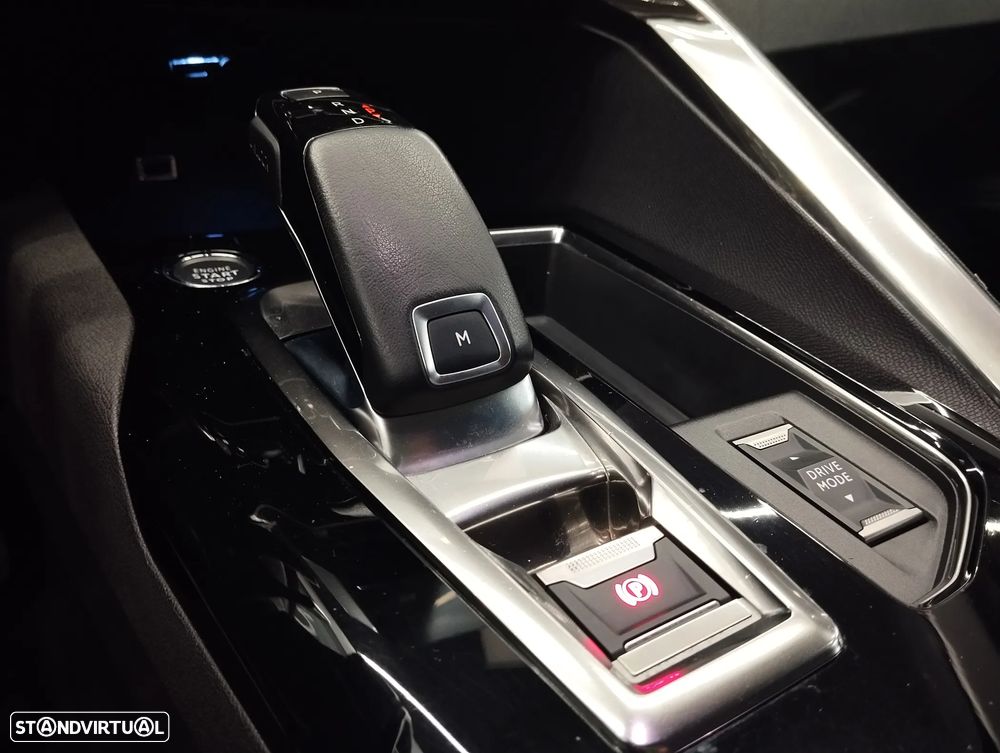 Peugeot 3008 1.5 BlueHDi Allure EAT8 - 32