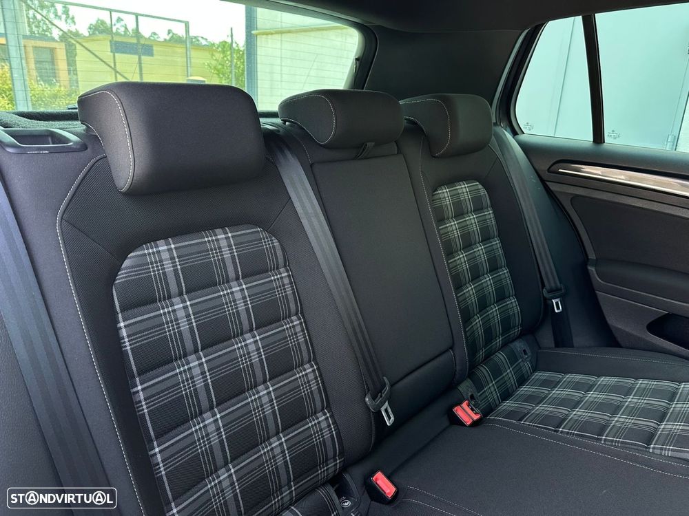 VW Golf 2.0 TDI GTD DSG - 10