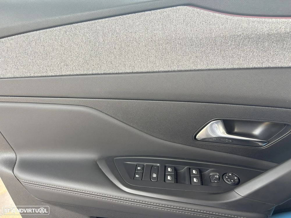Peugeot 308 1.2 PureTech Allure Pack - 17