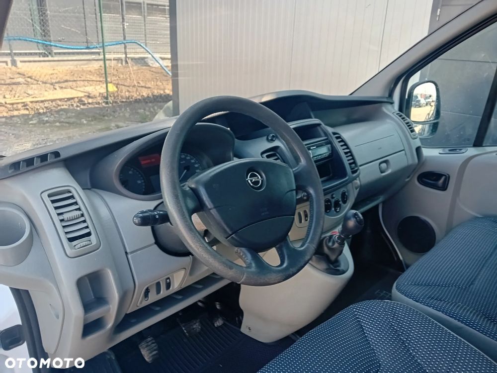 Opel Vivaro - 16