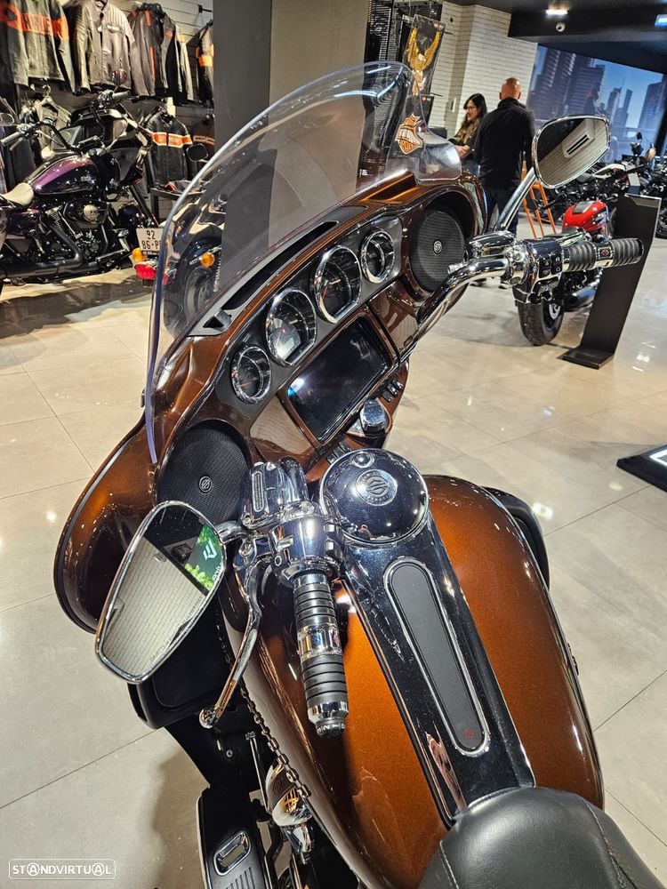 Harley-Davidson Ultra Limited CVO - 17