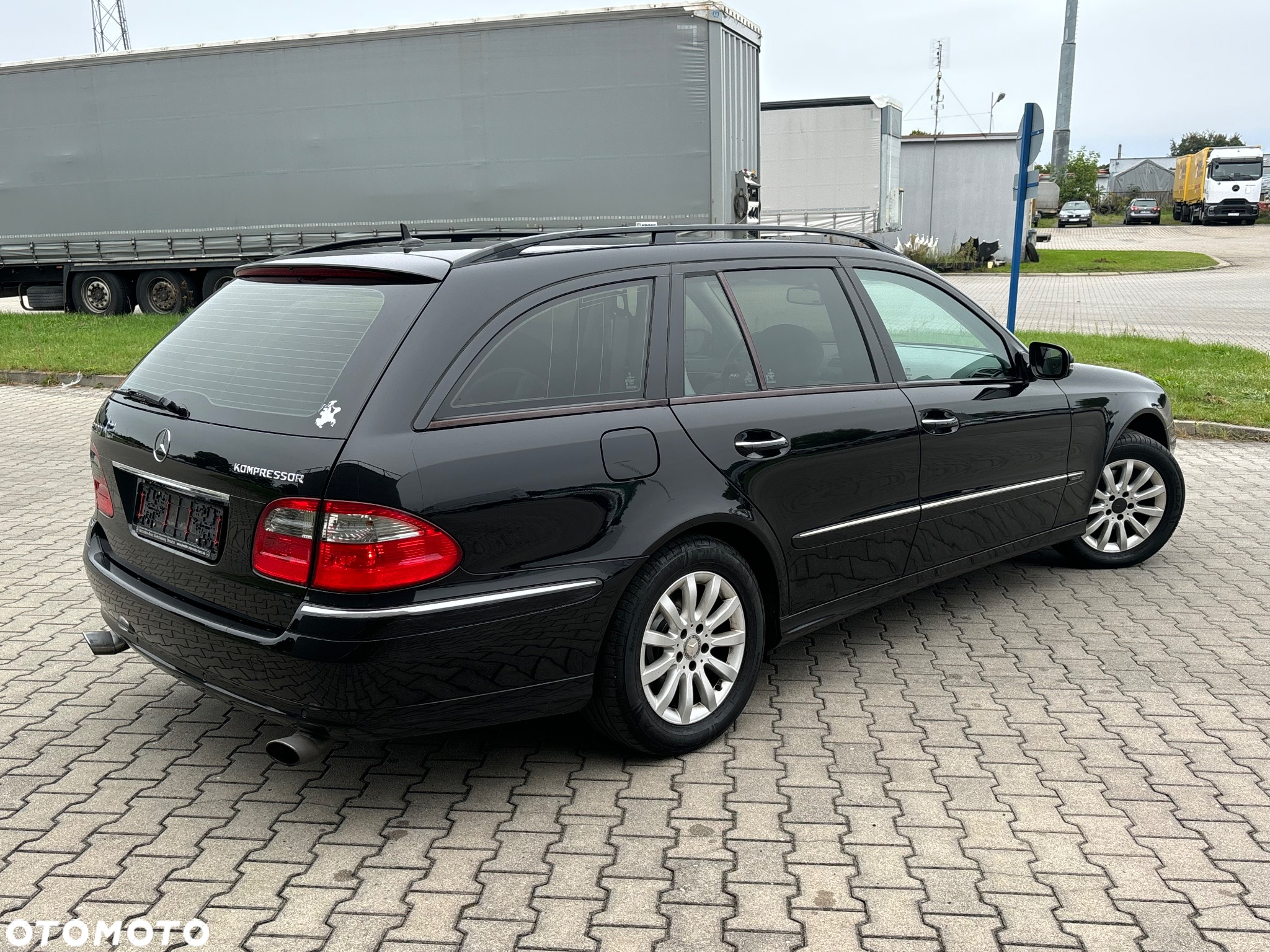 Mercedes-Benz Klasa E 200 T Kompressor Elegance - 24