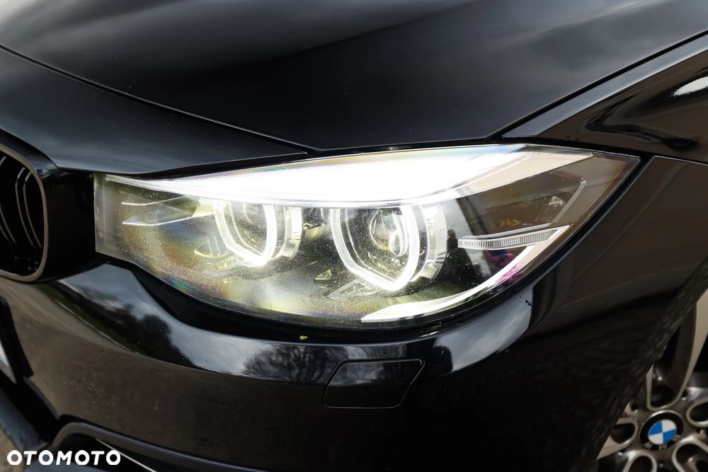 BMW Seria 3 330i Sport Line Sport - 3