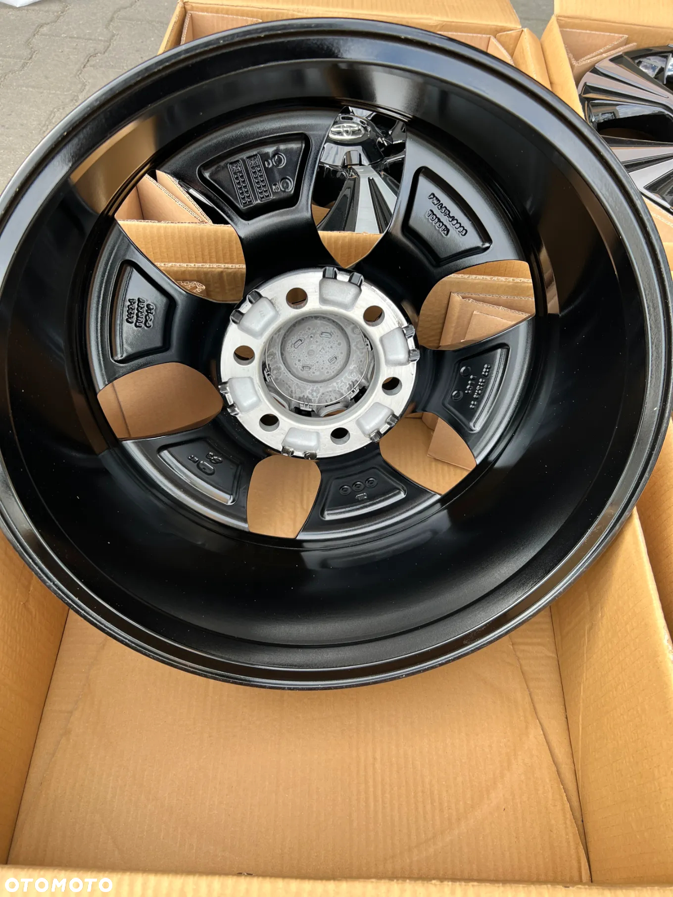 Nowe Oryginalne Felgi TOYOTA LAND CRUISER 2025r.  F.V - 8