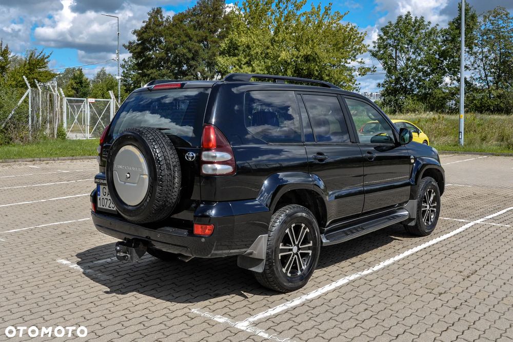 Toyota Land Cruiser - 4