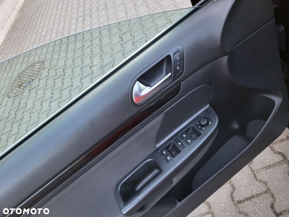 Volkswagen Golf - 26