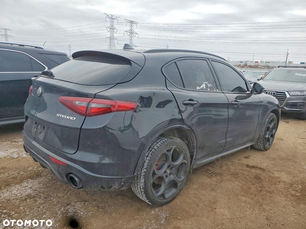 Alfa Romeo Stelvio 2.0 Turbo 16V AT8-Q4 Veloce Ti - 5