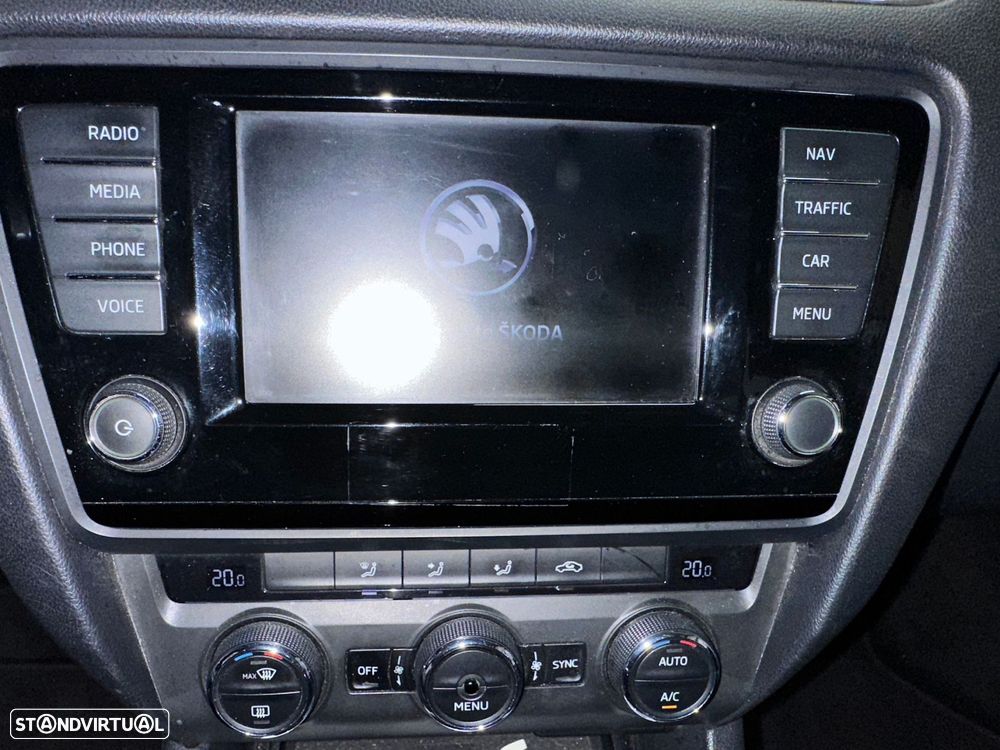 Skoda Octavia 2.0 TDI Sportline - 10