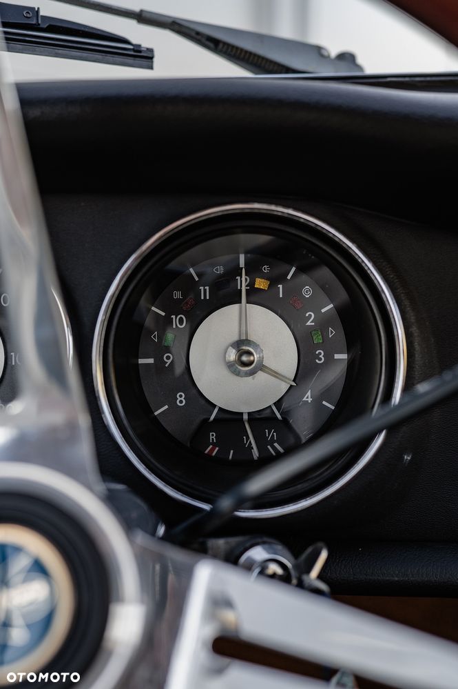 Volkswagen Karmann Ghia - 18