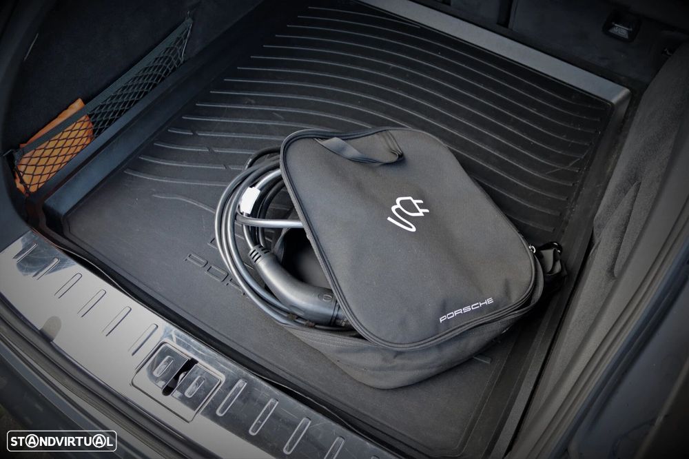 Porsche Panamera Sport Turismo 4 E-Hybrid - 9