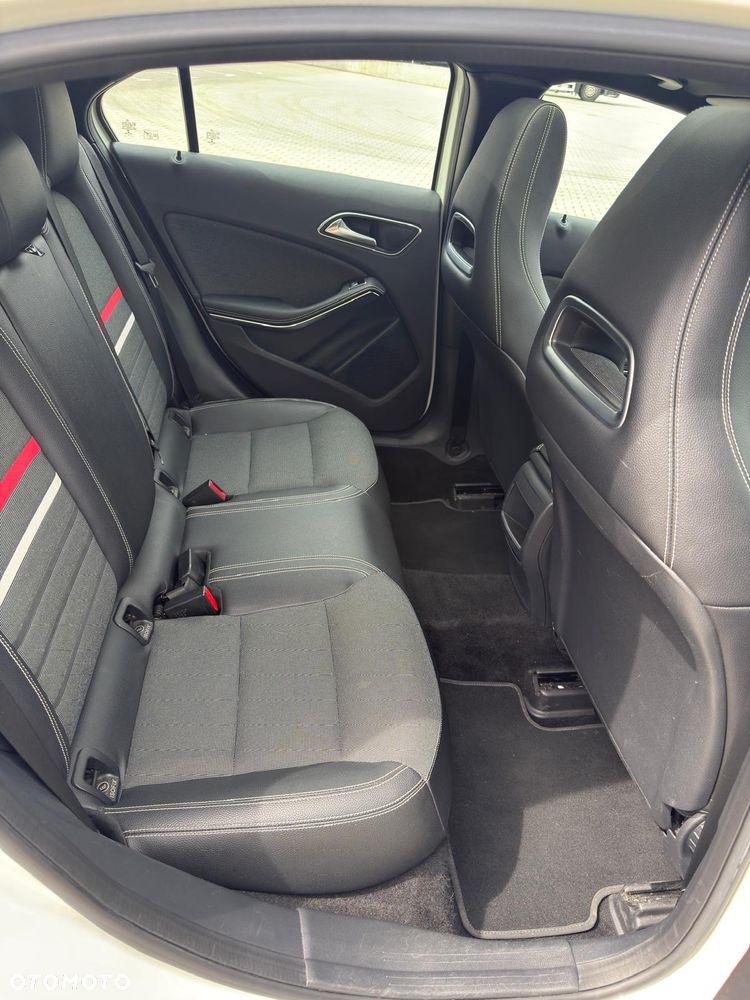 Mercedes-Benz Klasa A 180 d BlueEFFICIENCY Edition Style - 14