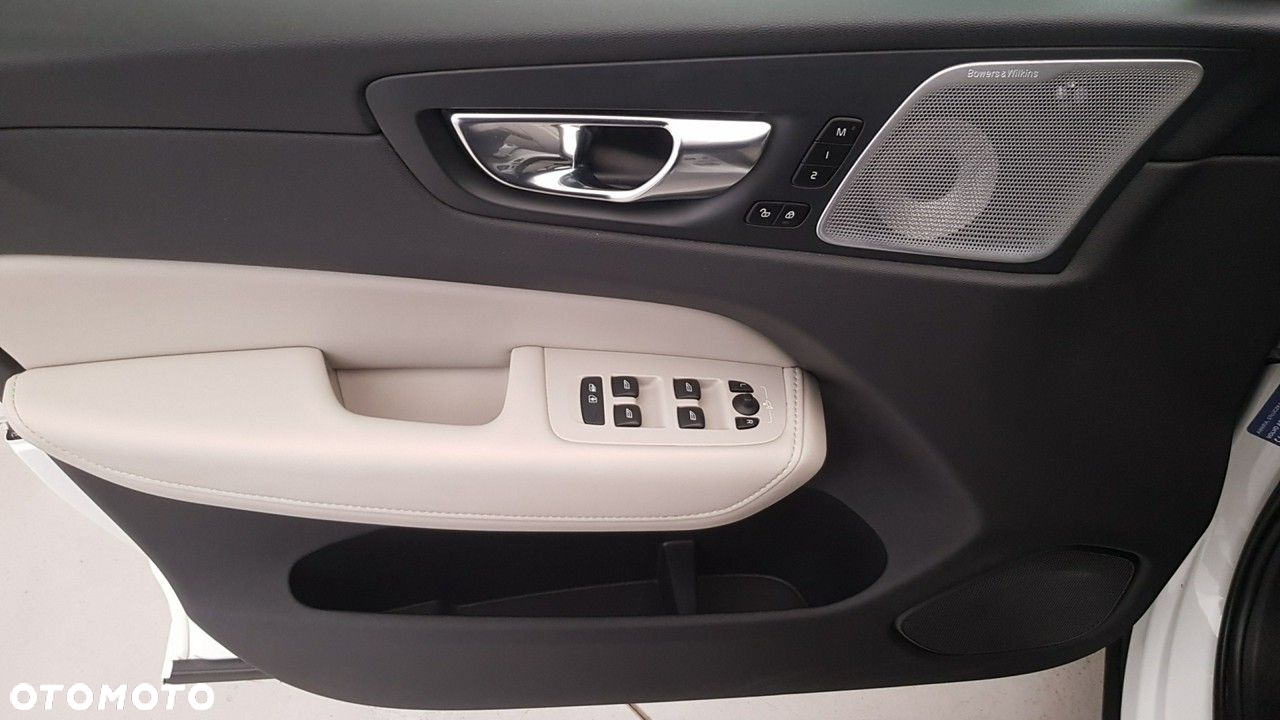 Volvo XC 60 - 25