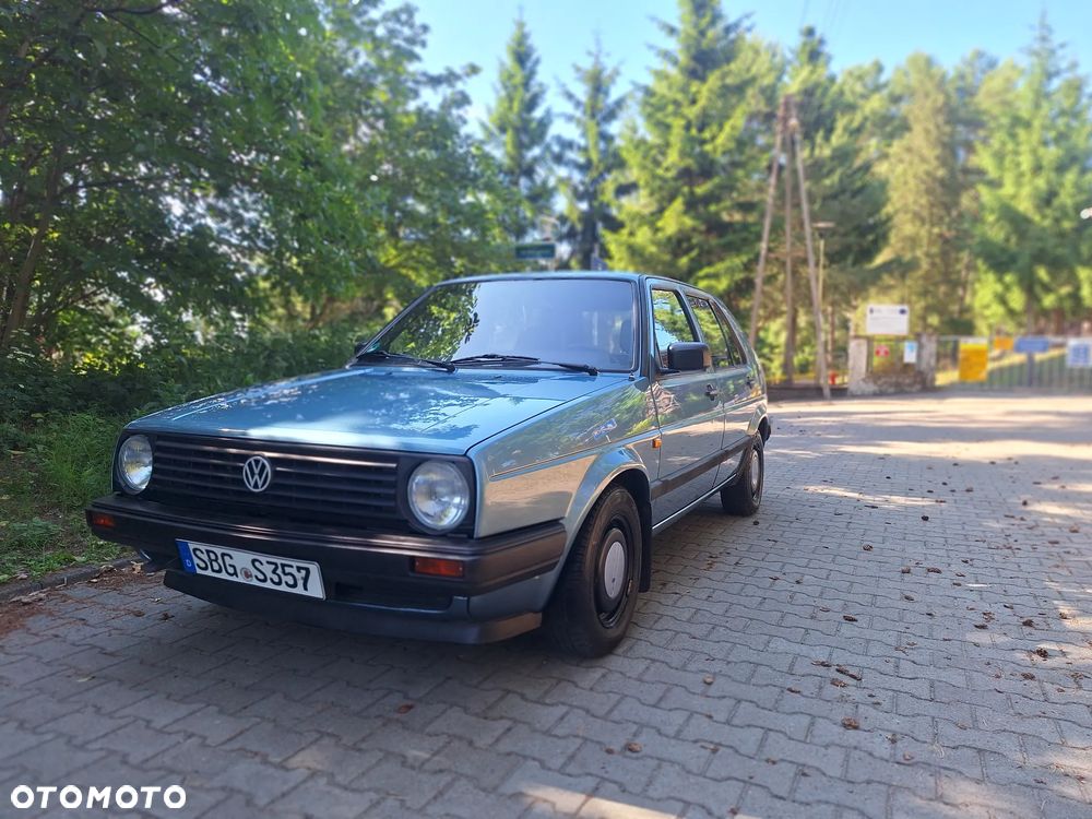 Volkswagen Golf 1.6 GL - 1