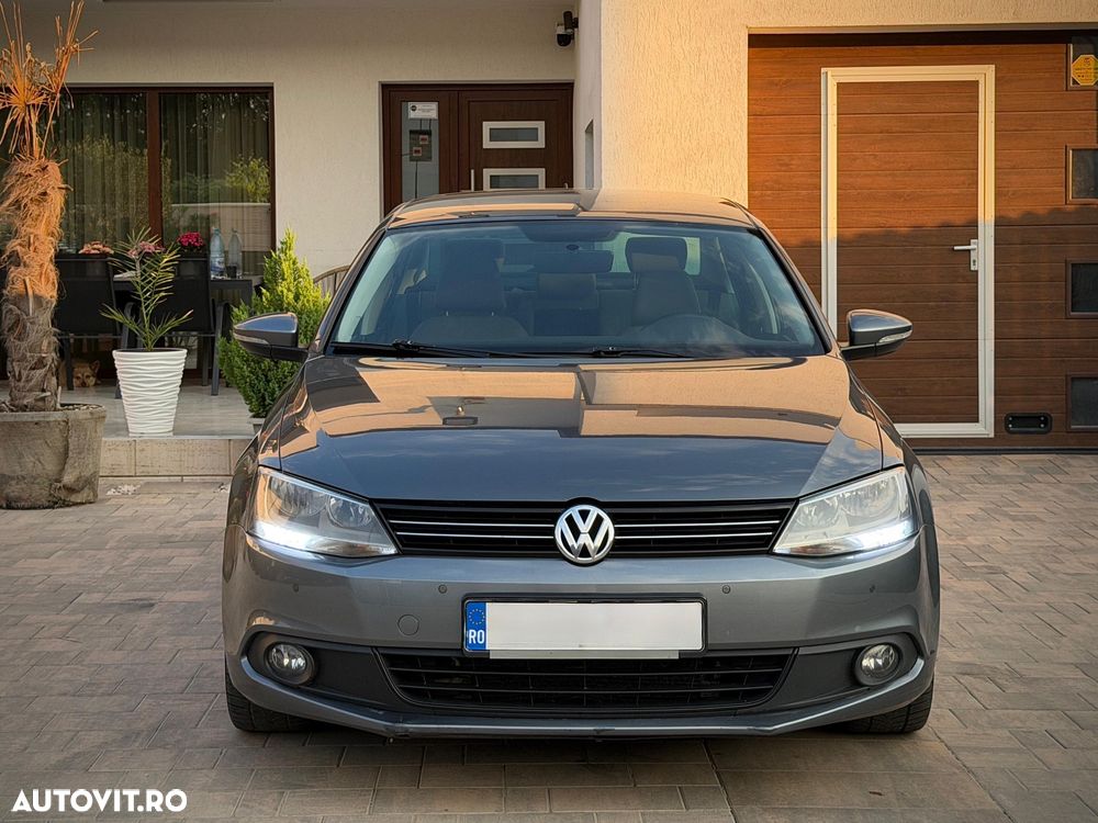 Volkswagen Jetta 1.6 TDI Blue Motion Technology Comfortline - 5