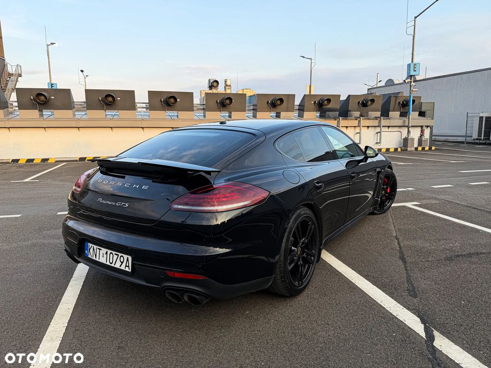 Porsche Panamera GTS PDK - 4